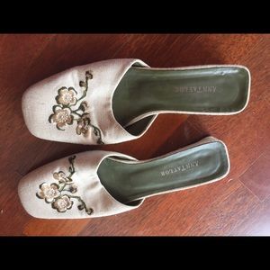 Ann Taylor slip-on linen embroidered flats